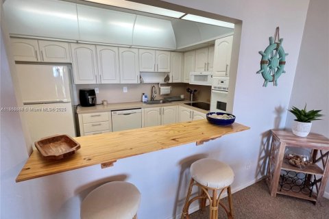 Condominio en alquiler en Sunny Isles Beach, Florida, 2 dormitorios, 143.91 m2 № 1936853 - foto 5