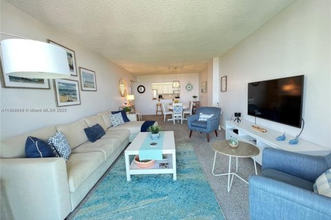 Condominio en alquiler en Sunny Isles Beach, Florida, 2 dormitorios, 143.91 m2 № 1936853 - foto 7