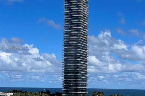 Condominio en alquiler en Sunny Isles Beach, Florida, 2 dormitorios, 143.91 m2 № 1936853 - foto 14
