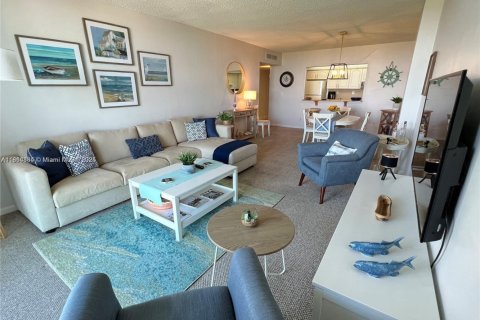 Condominio en alquiler en Sunny Isles Beach, Florida, 2 dormitorios, 143.91 m2 № 1936853 - foto 3