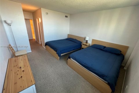 Condominio en alquiler en Sunny Isles Beach, Florida, 2 dormitorios, 143.91 m2 № 1936853 - foto 13