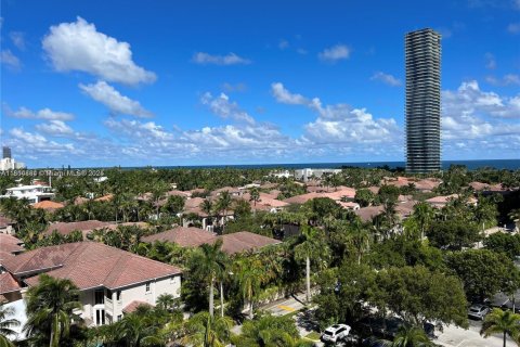 Condominio en alquiler en Sunny Isles Beach, Florida, 2 dormitorios, 143.91 m2 № 1936853 - foto 1