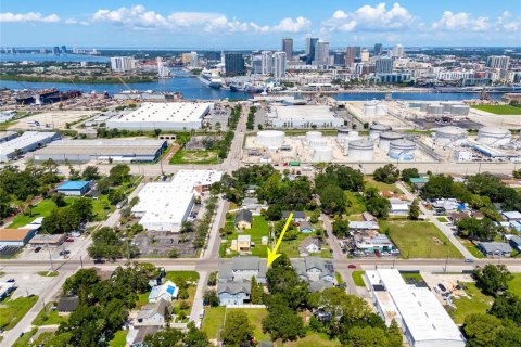 Adosado en alquiler en Tampa, Florida, 2 dormitorios, 132.85 m2 № 1917502 - foto 1