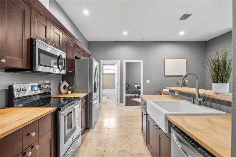 Adosado en alquiler en Tampa, Florida, 2 dormitorios, 132.85 m2 № 1917502 - foto 12