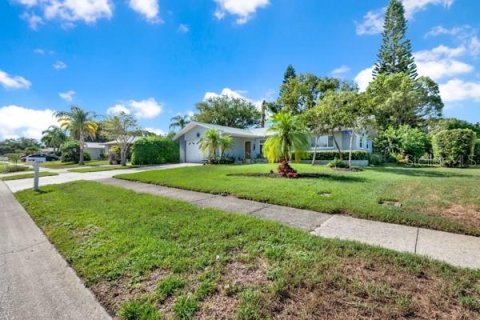 House in Palm Harbor, Florida 2 bedrooms, 114.27 sq.m. № 2200182 - photo 3