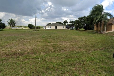 Terreno en Cape Coral, Florida № 2103390