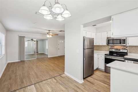 Casa en venta en Deltona, Florida, 3 dormitorios, 107.86 m2 № 1521794 - foto 12