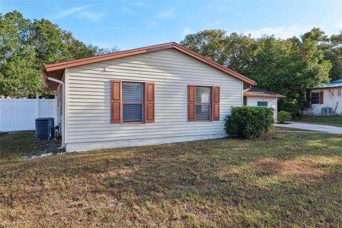 Casa en venta en Deltona, Florida, 3 dormitorios, 107.86 m2 № 1521794 - foto 3