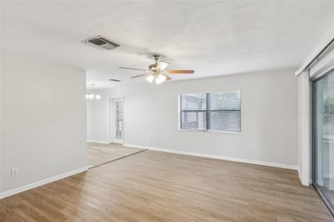 Casa en venta en Deltona, Florida, 3 dormitorios, 107.86 m2 № 1521794 - foto 6