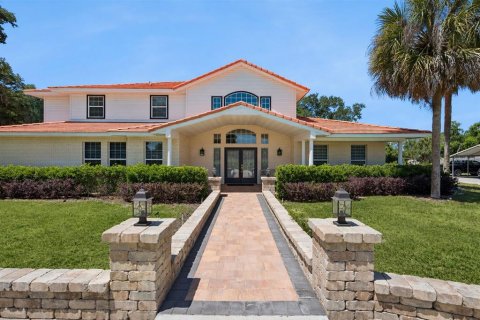 House in Longwood, Florida 8 bedrooms, 713.02 sq.m. № 2093643 - photo 6
