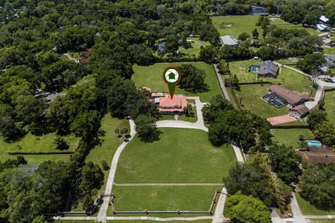 House in Longwood, Florida 8 bedrooms, 713.02 sq.m. № 2093643 - photo 2
