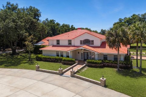 House in Longwood, Florida 8 bedrooms, 713.02 sq.m. № 2093643 - photo 4
