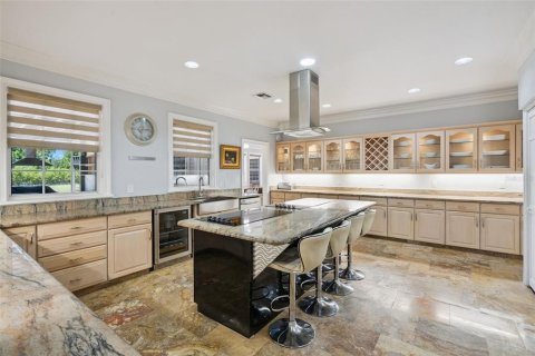 House in Longwood, Florida 8 bedrooms, 713.02 sq.m. № 2093643 - photo 15