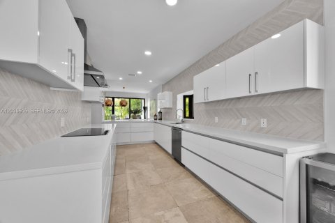 Купить таунхаус в Майами, Флорида 4 спальни, 346.06м2, № 2087016 - фото 14