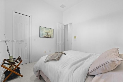 Casa en venta en Cutler Bay, Florida, 4 dormitorios, 252.97 m2 № 2172595 - foto 25
