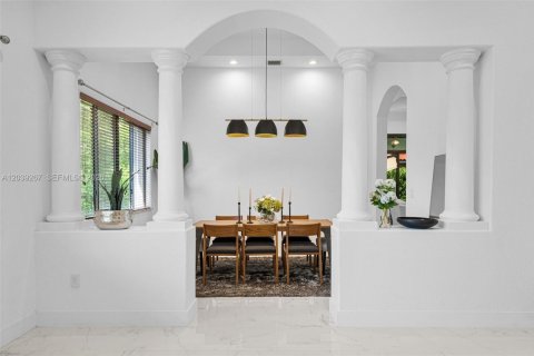 Casa en venta en Cutler Bay, Florida, 4 dormitorios, 252.97 m2 № 2172595 - foto 20