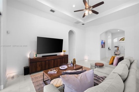 Casa en venta en Cutler Bay, Florida, 4 dormitorios, 252.97 m2 № 2172595 - foto 10