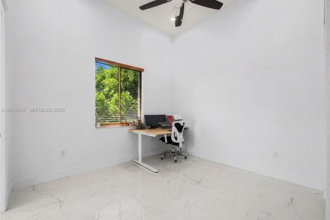 Casa en venta en Cutler Bay, Florida, 4 dormitorios, 252.97 m2 № 2172595 - foto 29