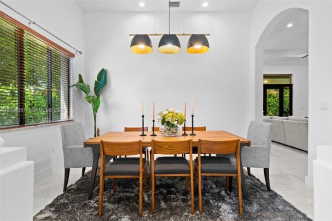 Casa en venta en Cutler Bay, Florida, 4 dormitorios, 252.97 m2 № 2172595 - foto 4