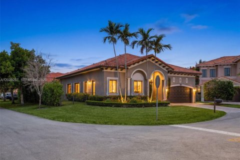Casa en Cutler Bay, Florida 4 dormitorios, 252.97 m2 № 2172595