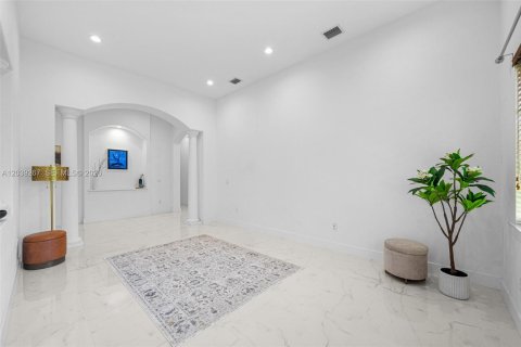 Casa en venta en Cutler Bay, Florida, 4 dormitorios, 252.97 m2 № 2172595 - foto 17