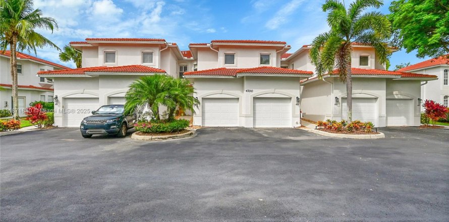 Condo à Naples, Floride, 3 chambres  № 1979738