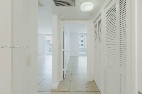 Condominio en venta en Miami, Florida, 1 dormitorio, 68.38 m2 № 1888077 - foto 7