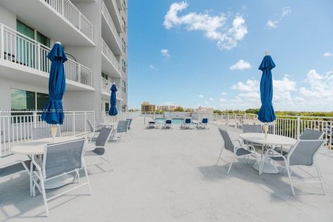 Condominio en venta en Miami, Florida, 1 dormitorio, 68.38 m2 № 1888077 - foto 16
