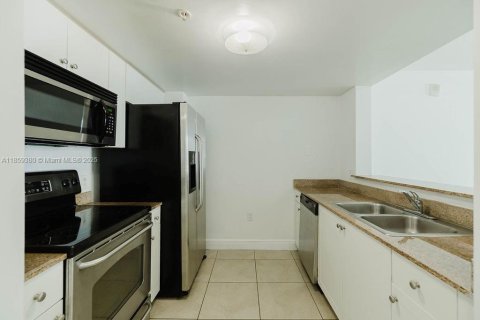 Condominio en venta en Miami, Florida, 1 dormitorio, 68.38 m2 № 1888077 - foto 4