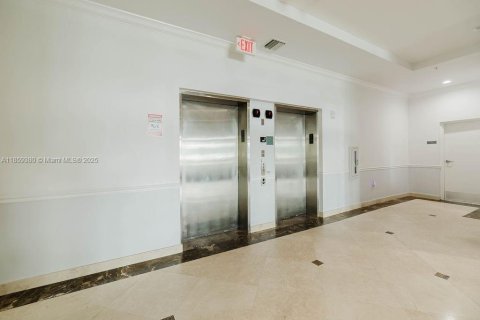 Condominio en venta en Miami, Florida, 1 dormitorio, 68.38 m2 № 1888077 - foto 22