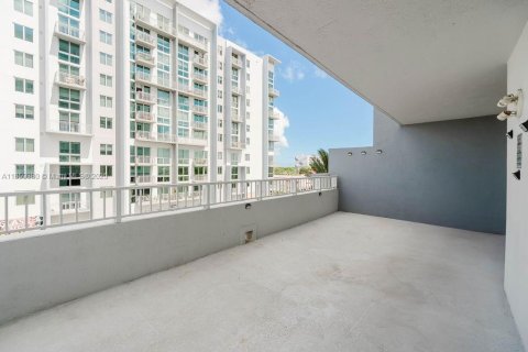 Condominio en venta en Miami, Florida, 1 dormitorio, 68.38 m2 № 1888077 - foto 15