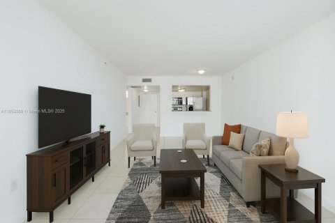 Condominio en venta en Miami, Florida, 1 dormitorio, 68.38 m2 № 1888077 - foto 3