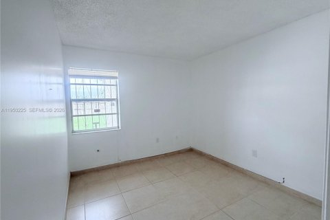 Снять в аренду виллу или дом в Хайалиа, Флорида 2 спальни, 122.26м2, № 2005775 - фото 6