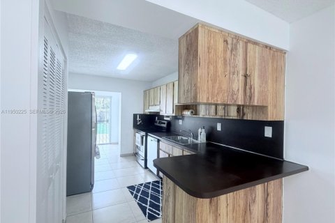 Снять в аренду виллу или дом в Хайалиа, Флорида 2 спальни, 122.26м2, № 2005775 - фото 4