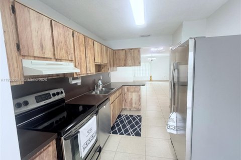 Снять в аренду виллу или дом в Хайалиа, Флорида 2 спальни, 122.26м2, № 2005775 - фото 5