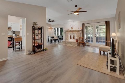 House in Deltona, Florida 3 bedrooms, 114.27 sq.m. № 2419580 - photo 2