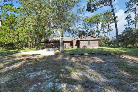 House in Deltona, Florida 3 bedrooms, 114.27 sq.m. № 2419580 - photo 28