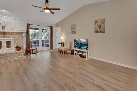 House in Deltona, Florida 3 bedrooms, 114.27 sq.m. № 2419580 - photo 5