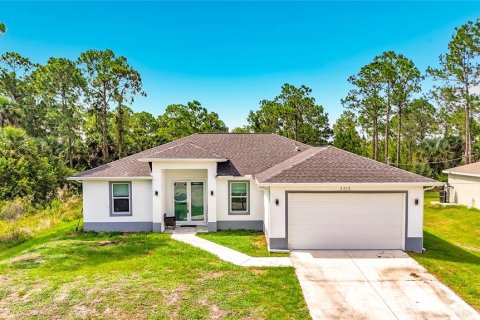 Villa ou maison à vendre à Lehigh Acres, Floride: 3 chambres, 151.71 m2 № 2107638 - photo 4