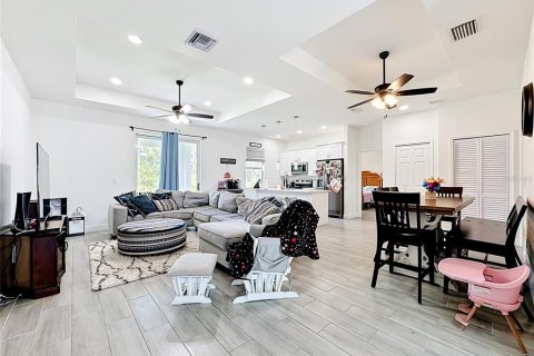 Villa ou maison à vendre à Lehigh Acres, Floride: 3 chambres, 151.71 m2 № 2107638 - photo 7