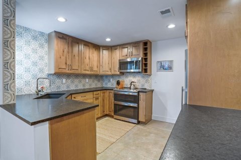 Townhouse in Ocala, Florida 3 bedrooms, 130.99 sq.m. № 2394250 - photo 8
