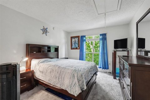 Condo in Saint Petersburg, Florida, 3 bedrooms № 2258444 - photo 20