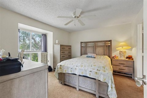Condo in Saint Petersburg, Florida, 3 bedrooms № 2258444 - photo 16