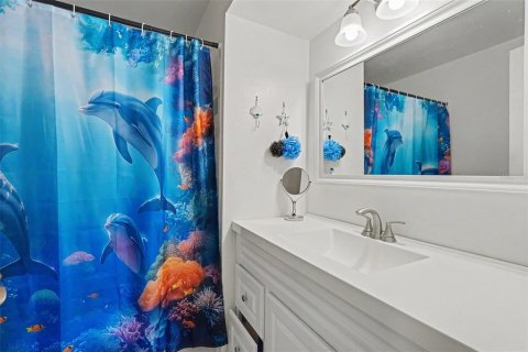Condo in Saint Petersburg, Florida, 3 bedrooms № 2258444 - photo 19