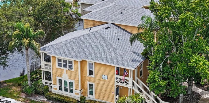 Condo in Saint Petersburg, Florida, 3 bedrooms № 2258444