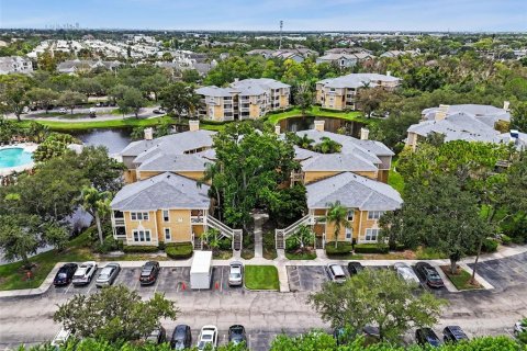 Condo in Saint Petersburg, Florida, 3 bedrooms № 2258444 - photo 2