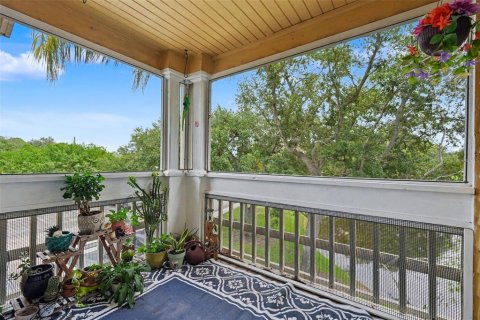 Condo in Saint Petersburg, Florida, 3 bedrooms № 2258444 - photo 24
