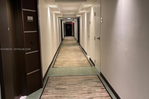 Copropriété à louer à Miami Beach, Floride: 2 chambres, 95.78 m2 № 2386892 - photo 3