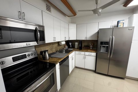 Copropriété à louer à Miami Beach, Floride: 2 chambres, 95.78 m2 № 2386892 - photo 8