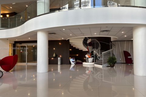 Copropriété à louer à Miami Beach, Floride: 2 chambres, 95.78 m2 № 2386892 - photo 2